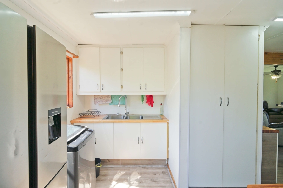 3 Bedroom Property for Sale in Cove Rock Eastern Cape